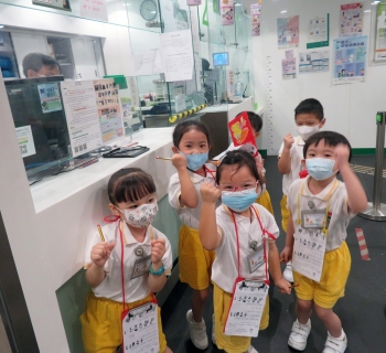 13我們成功訪問郵差了
